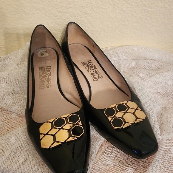 Salvatore Ferragamo Shoes - Salvatore Ferragamo Black Patent Leather Block Pumps Size 9